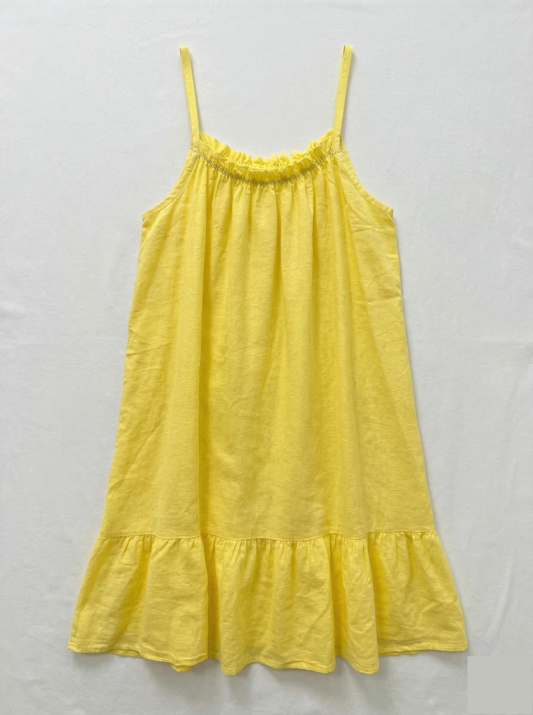 Robe courte à bretelles
