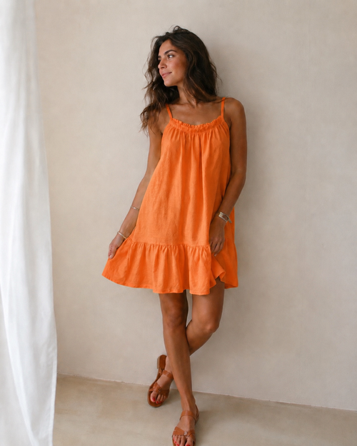 Robe courte à bretelles